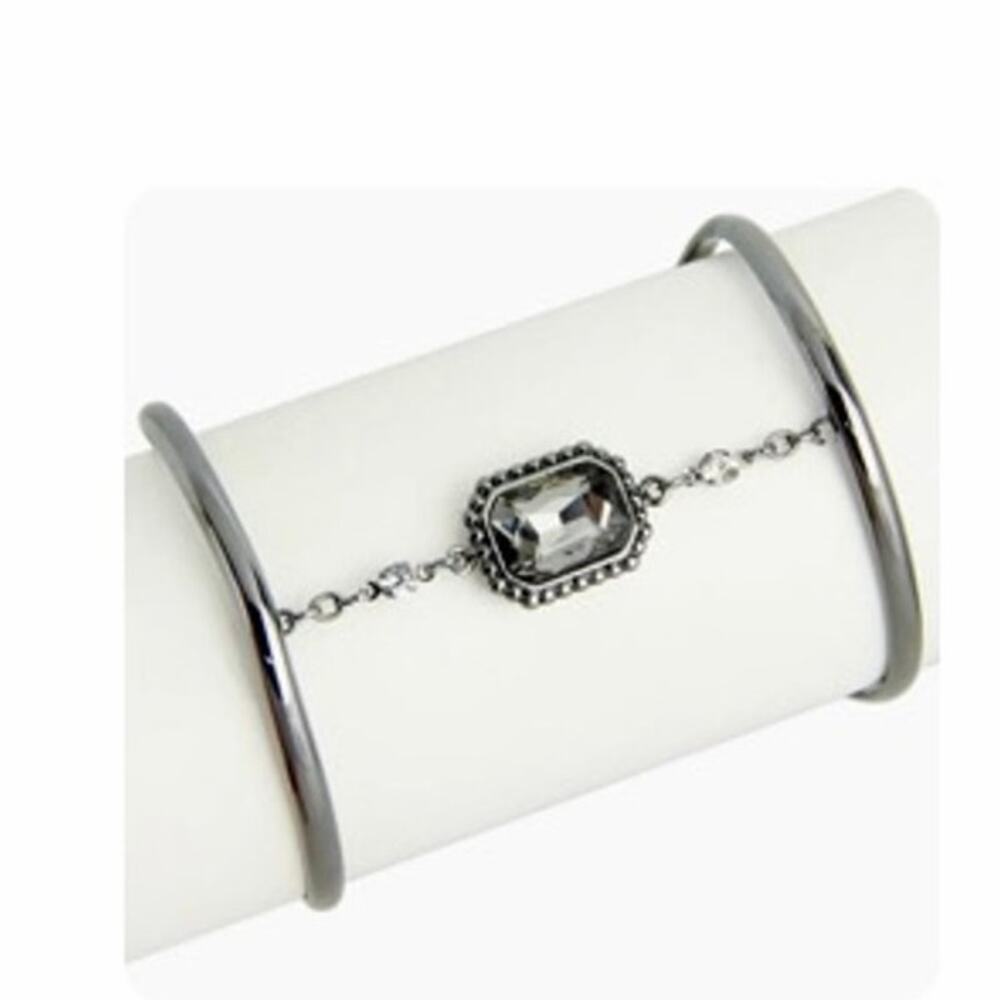 SAACHI Hourglass Cuff Bracelet Bracelet